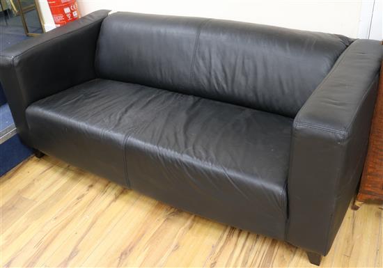 Black leather settee W.177cm